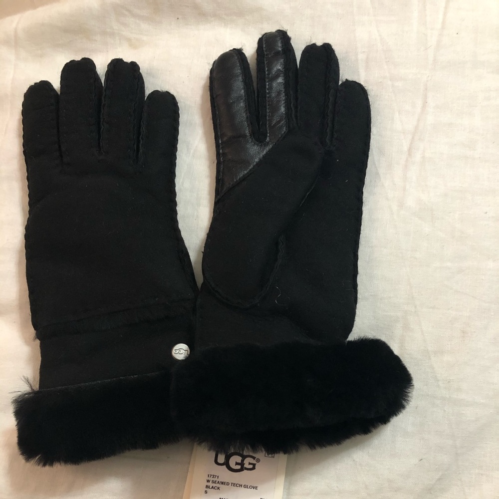 Ugg tech gloves